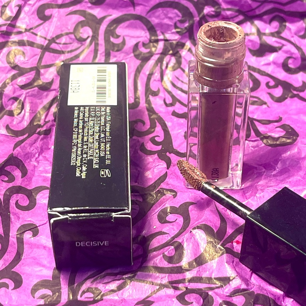 Younique’s Liquid Eyeshadow- limited edition decisive (matte mauve purple)